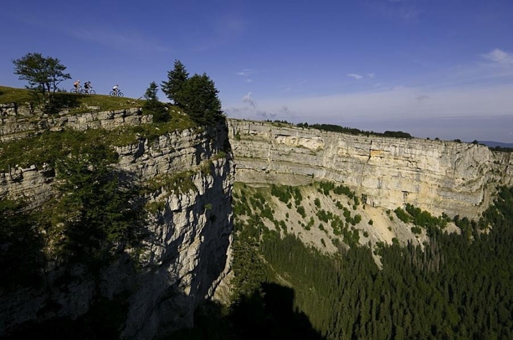 Bike-Guide-Tour-E-MTB-Creux-du-van-Thomas-Toedtli