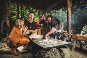 Ötzi-Dorf und Greifvogelshow in Umhausen