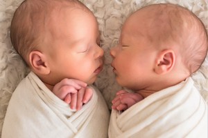 Gute Nacht, Baby! Präventive Schlafberatung für (werdende) Mehrlingseltern